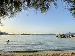 Villa Zara in Plaka With 3 Bedrooms and 3 Bathrooms