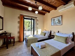 Villa Zara in Plaka With 3 Bedrooms and 3 Bathrooms