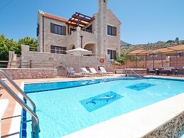 Villa Zara in Plaka With 3 Bedrooms and 3 Bathrooms