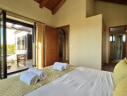 Villa Zara in Plaka With 3 Bedrooms and 3 Bathrooms