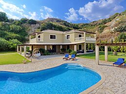 Villa Alexandros in Spartia