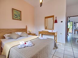 Maros Spitaki in Varipetro