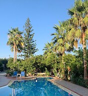 Maros Spitaki in Varipetro