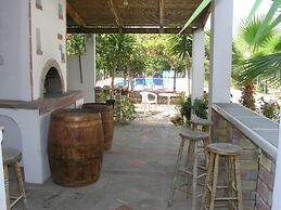 Maros Spitaki in Varipetro