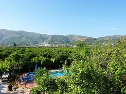 Maros Spitaki in Varipetro