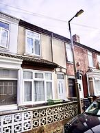 Lovely 6 bed Property Located Within Dudley