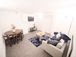 Lovely 6 bed Property Located Within Dudley
