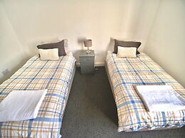 Lovely 6 bed Property Located Within Dudley