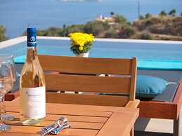 Villa Nikos in Megala Chorafia