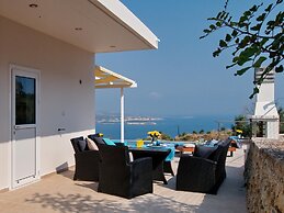 Villa Nikos in Megala Chorafia