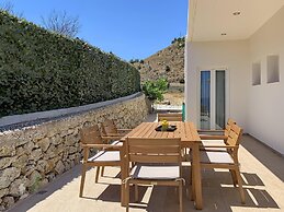 Villa Nikos in Megala Chorafia