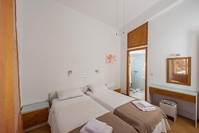 Rouladina Apt 5 in Stalos