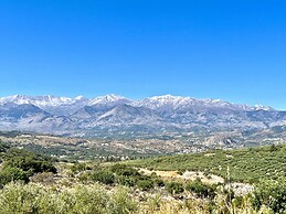 Villa Amvrosia in Armeni