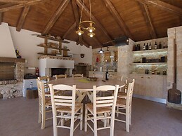 Villa Amvrosia in Armeni