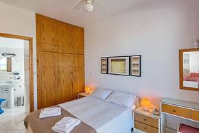 Rouladina Apt 3 in Stalos