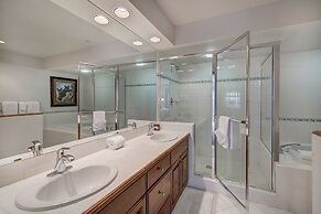 Modern and Updated St James Premium 3 Bedroom Residence 3 Condo by Red