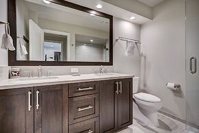 Modern and Updated St James Premium 3 Bedroom Residence 3 Condo by Red