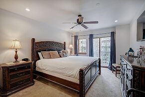 Modern and Updated St James Premium 3 Bedroom Residence 3 Condo by Red