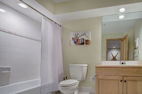 Luxury 4 bedroom Premier Residence at St James Place 4 Condo by RedAwn