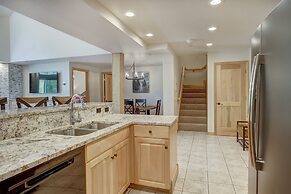 Luxury 4 bedroom Premier Residence at St James Place 4 Condo by RedAwn