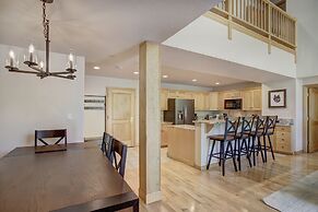 Luxury 4 bedroom Premier Residence at St James Place 4 Condo by RedAwn