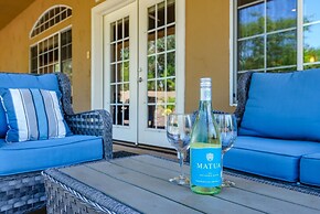 Casa Dynamite 4 Bedroom Home by RedAwning