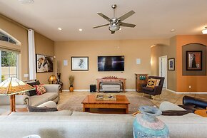 Casa Dynamite 4 Bedroom Home by RedAwning