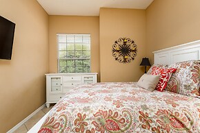 Casa Dynamite 4 Bedroom Home by RedAwning