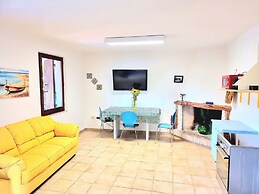 4 Bedroom Villa With Garden 3 min Walk From Beach!