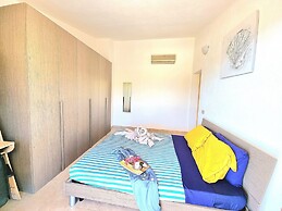 4 Bedroom Villa With Garden 3 min Walk From Beach!