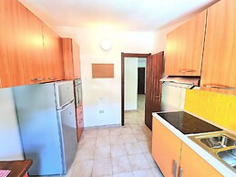 4 Bedroom Villa With Garden 3 min Walk From Beach!