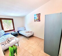 4 Bedroom Villa With Garden 3 min Walk From Beach!