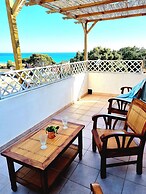 4 Bedroom Villa With Garden 3 min Walk From Beach!
