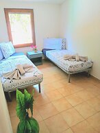 4 Bedroom Villa With Garden 3 min Walk From Beach!
