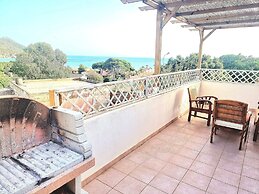 4 Bedroom Villa With Garden 3 min Walk From Beach!