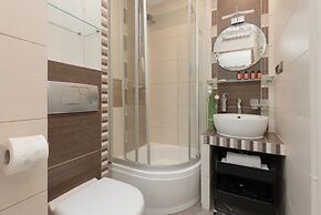 Apartment Jana Pawła II by Renters