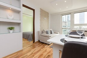 Apartment Jana Pawła II by Renters