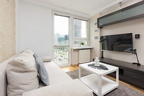 Apartment Jana Pawła II by Renters