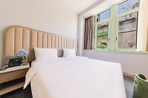 Strofi Boutique Hotel