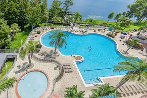 Lakefront Resort in Heart of Orlando Attractions - Tu Casa Vacations