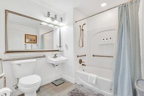 Lakefront Resort in Heart of Orlando Attractions - Tu Casa Vacations