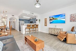 Lakefront Resort in Heart of Orlando Attractions - Tu Casa Vacations