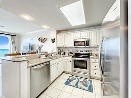 Lakefront Resort in Heart of Orlando Attractions - Tu Casa Vacations