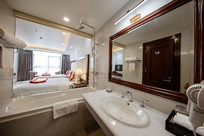 The Shine 2 Hotel & Apartment