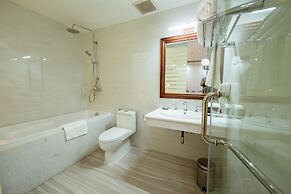 The Shine 2 Hotel & Apartment