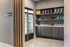 Holiday Inn Express & Suites Toronto Airport South by IHG