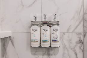 Holiday Inn Express & Suites Toronto Airport South by IHG