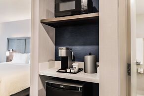 Holiday Inn Express & Suites Toronto Airport South by IHG