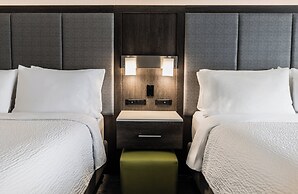 Holiday Inn Express & Suites Toronto Airport South by IHG