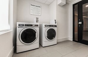 Holiday Inn Express & Suites Toronto Airport South by IHG